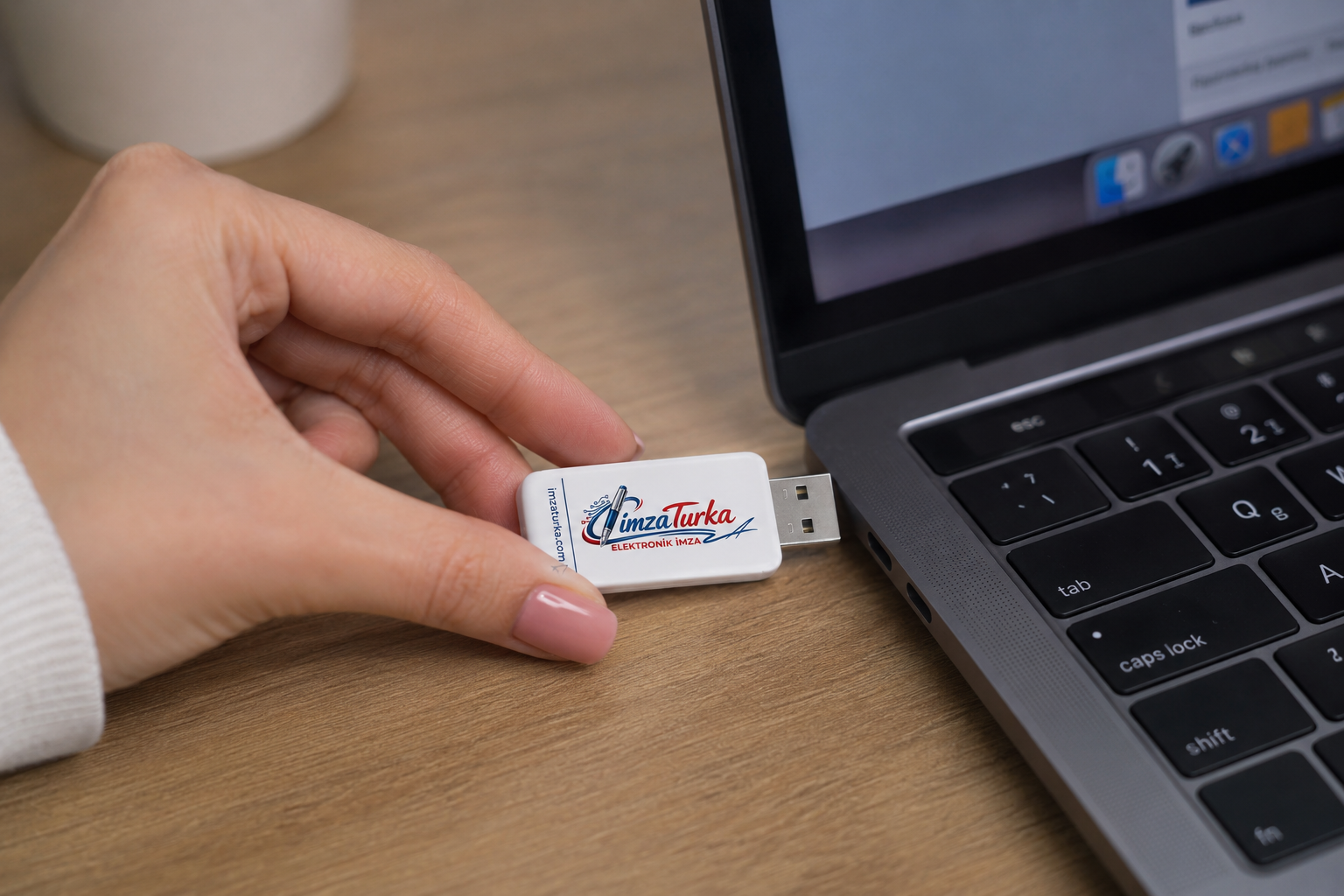 USB E-İmzanızı Bilgisayara Takın